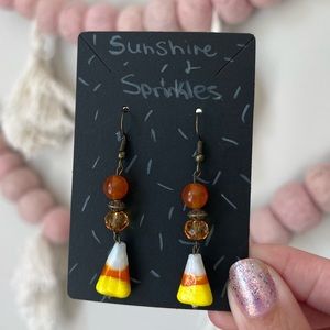 🖤🧡 Candycorn candy Halloween earrings spooky candy corn
